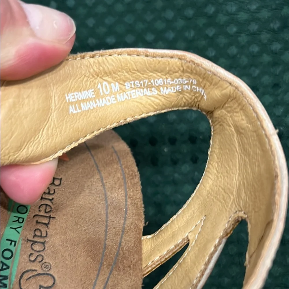BareTraps‎ Women's Cream Sandals